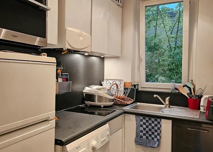 Buttes Chaumont Apartement